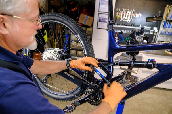 Atelier de réparation de vélos électriques dans les 2 Savoie
