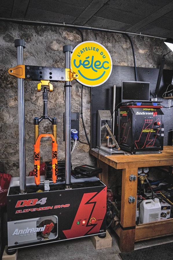 Atelier de réglages des vélos électriques pour la performance